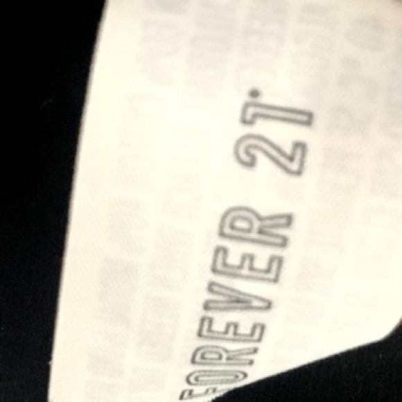 F21 Dropped-Sleeve Crew Tee, black and white - Picture 3 of 4